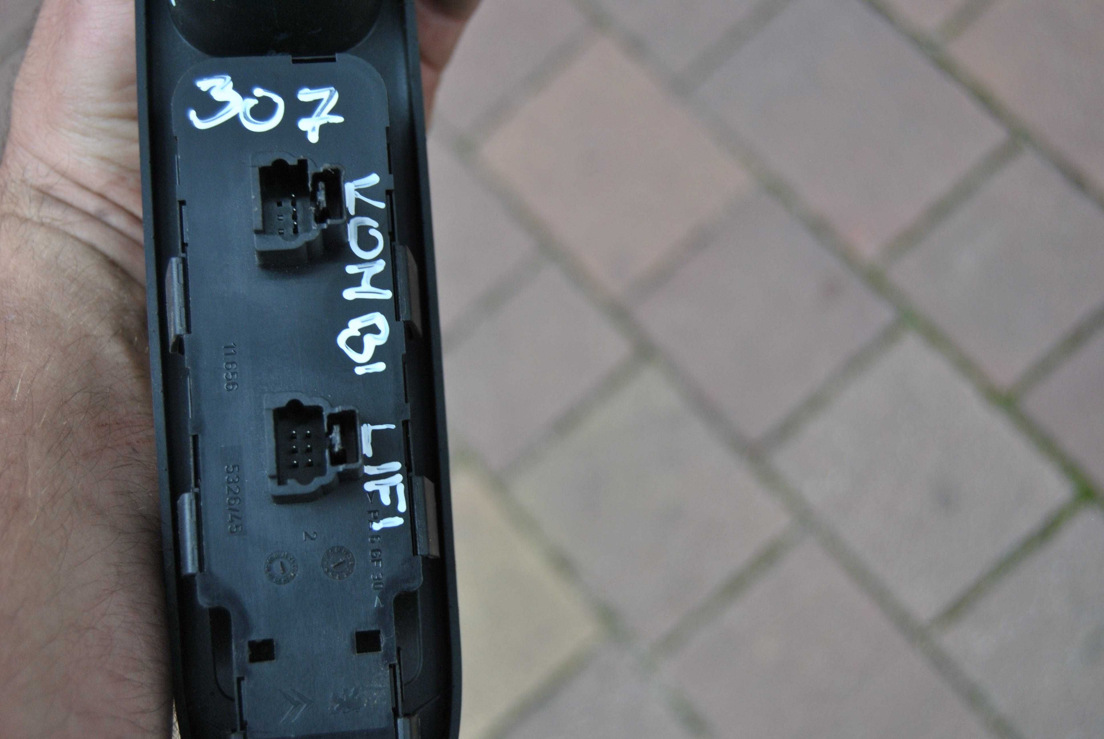 Panel przełącznik szyb Peugeot 307 SW 2006r