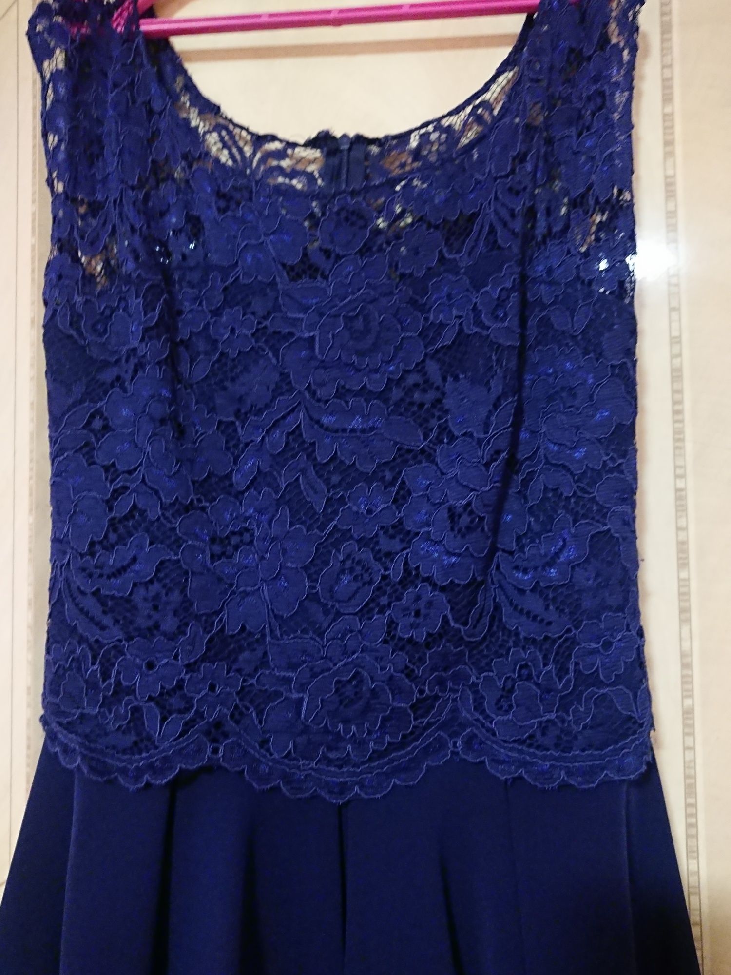 Мереживна сукня темно-синя