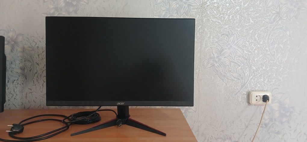 Продаётся монитор  б/у