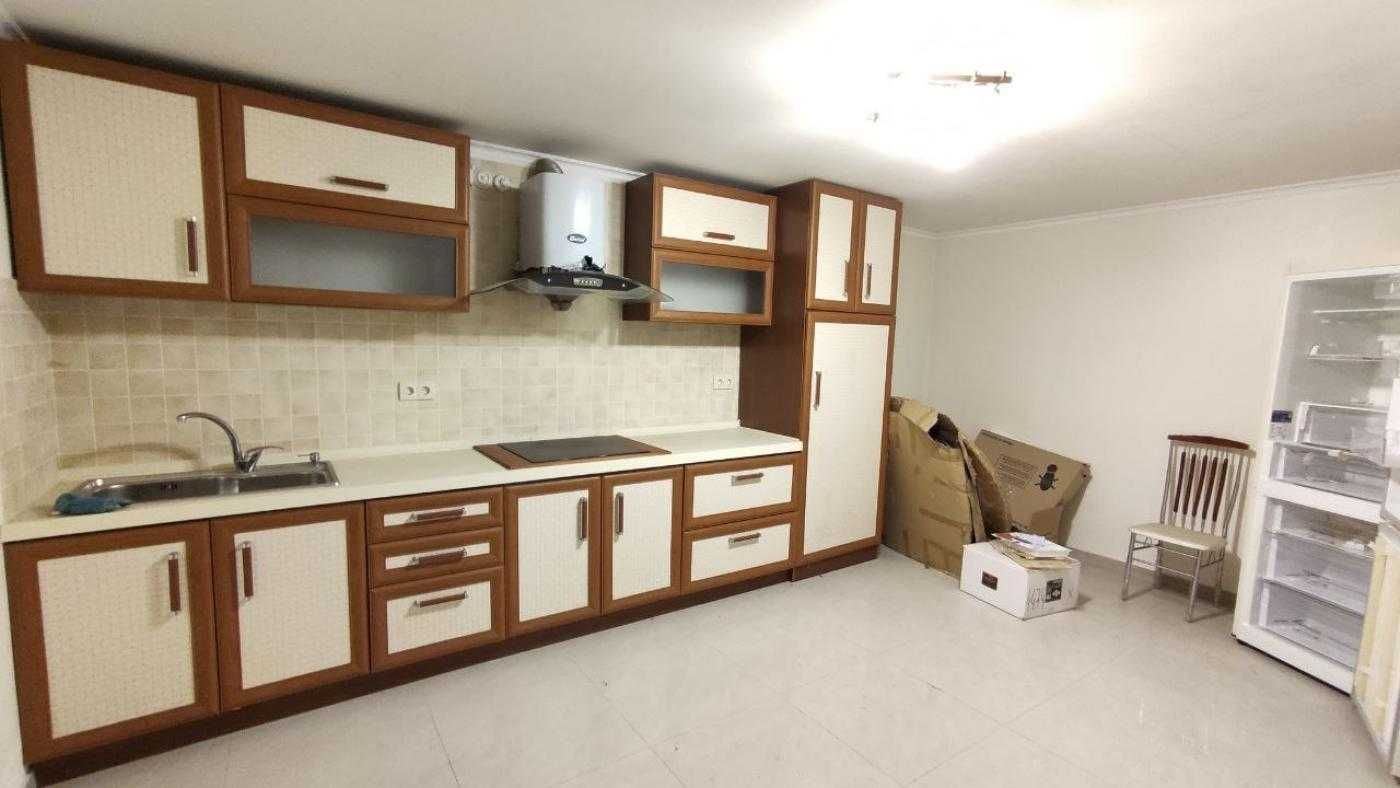 Продаж будинку, Брюховичі