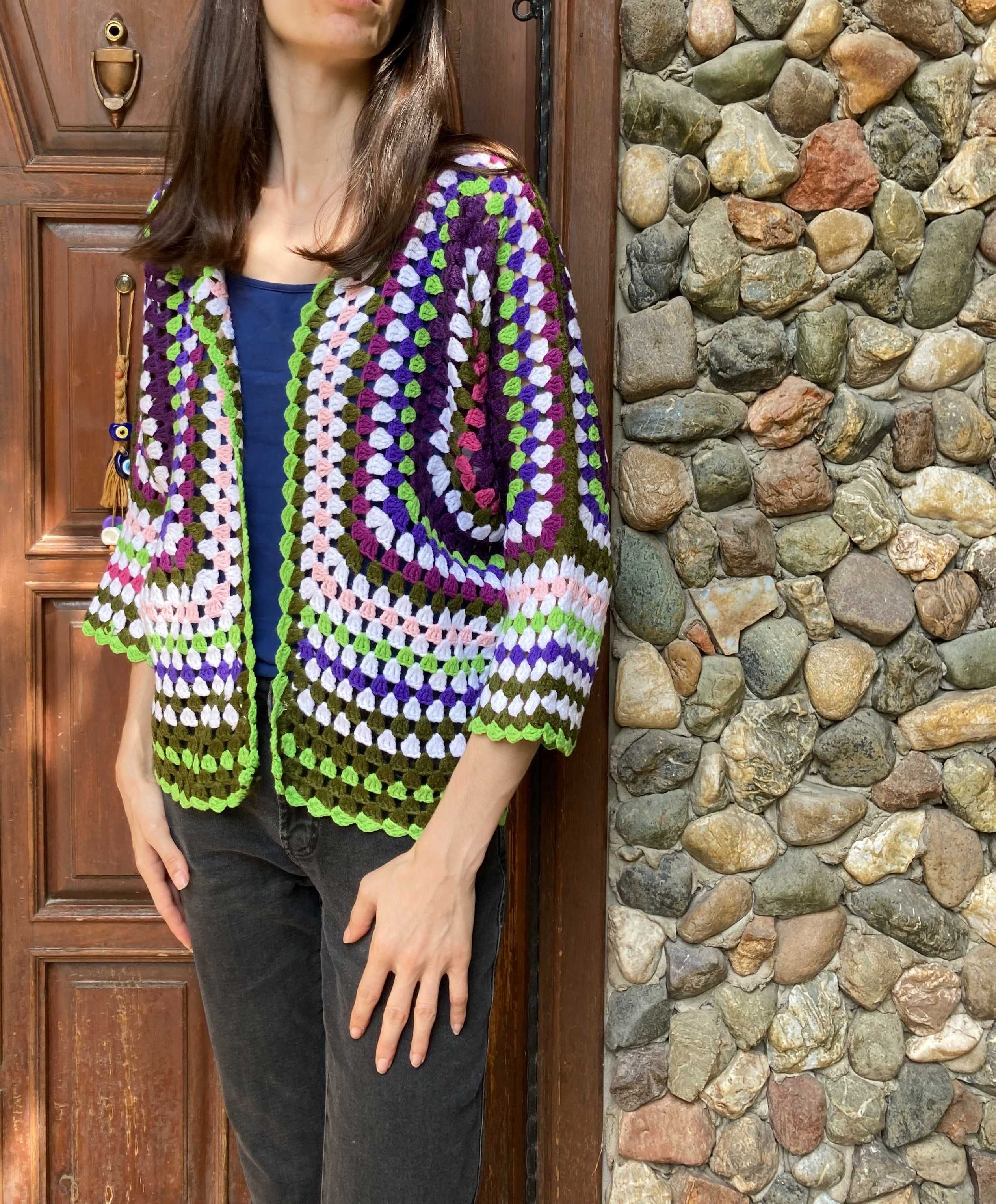 Casaco Mulher Cardigan Crochet feito a mao / roxo, cor de rosa, verde