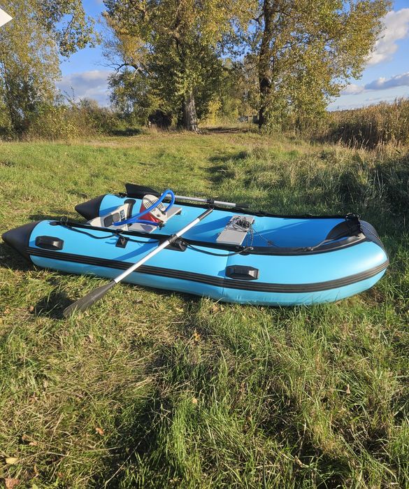 Ponton 320 cm z bimini, przyczepką i pompowanym kilem