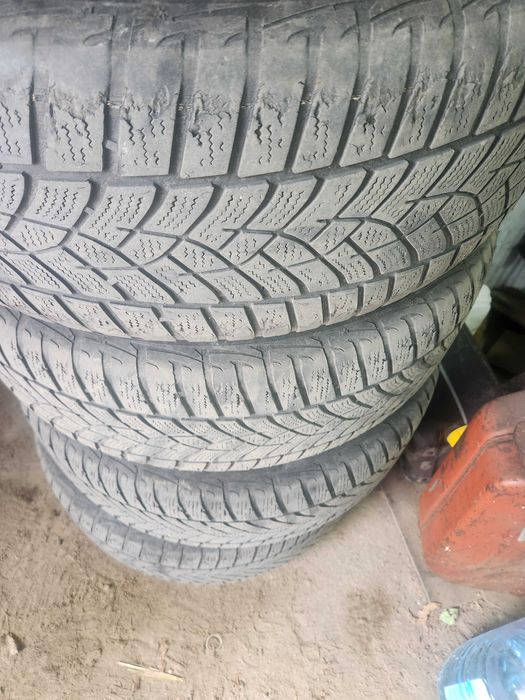 Гума Goodyear 215/60 r16 з металевими дисками
