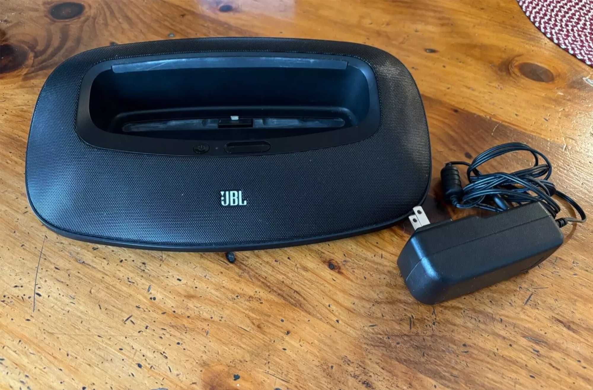 Портативна Док-станція JBL OnBeat Mini Lightning в ідеалі