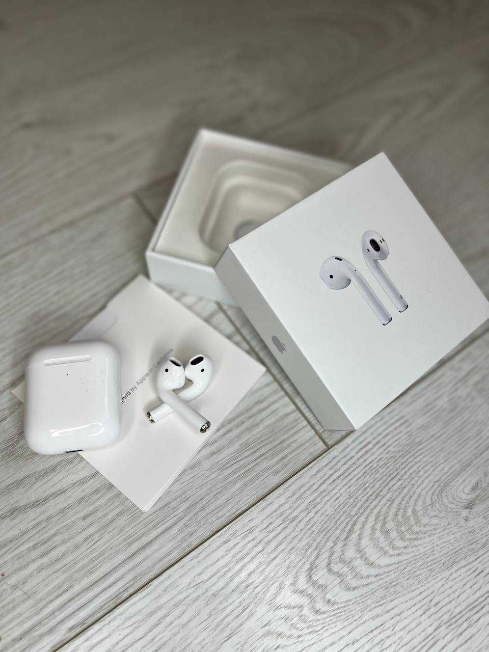 Безпроводные наушники Apple AirPods 2 with charching Case 2nd