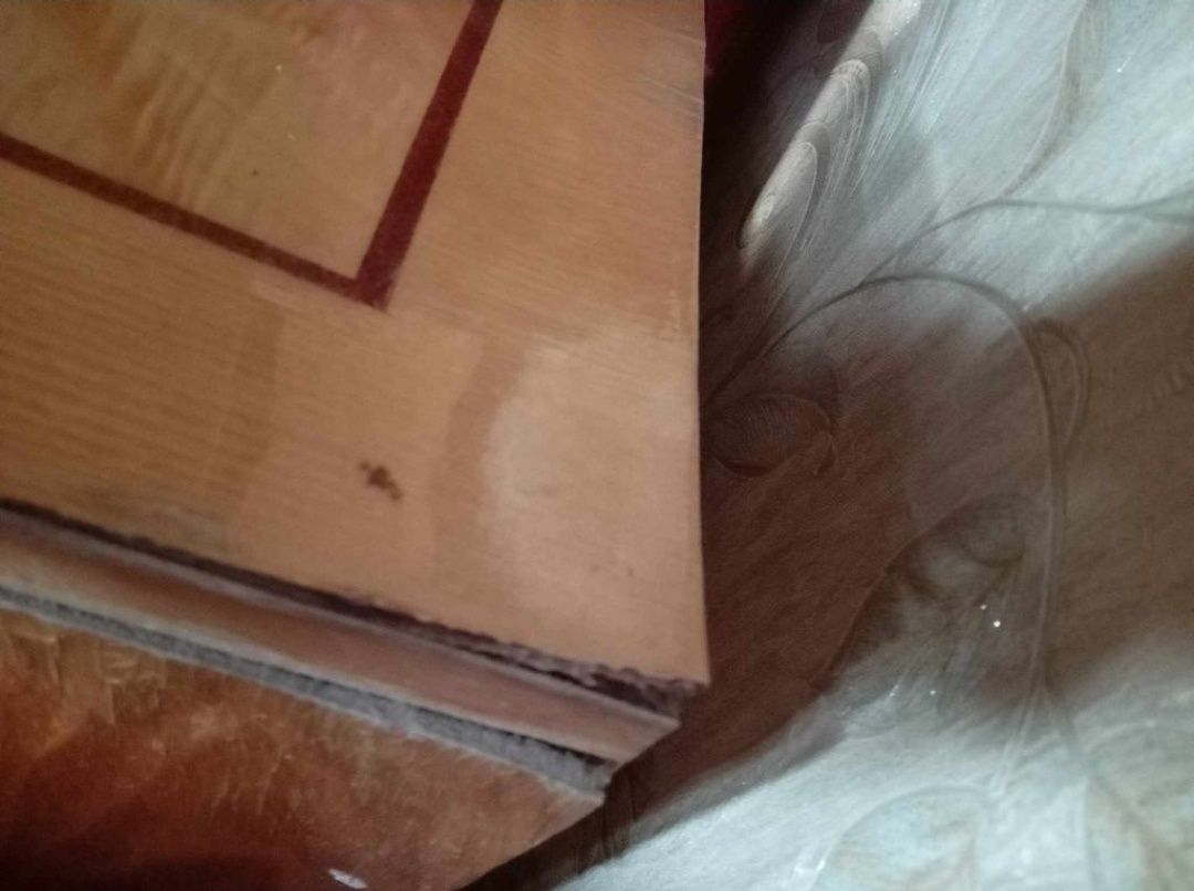 Меблі для спальні і прихожої дерево, ціни різні