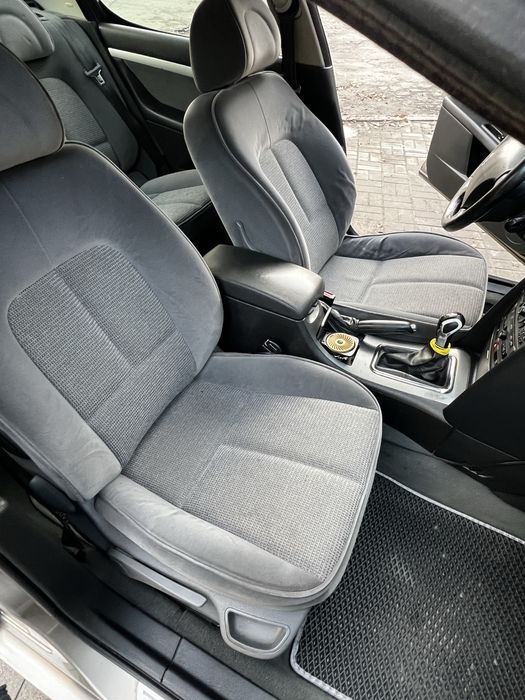 Пежо 407 2.0 бензин