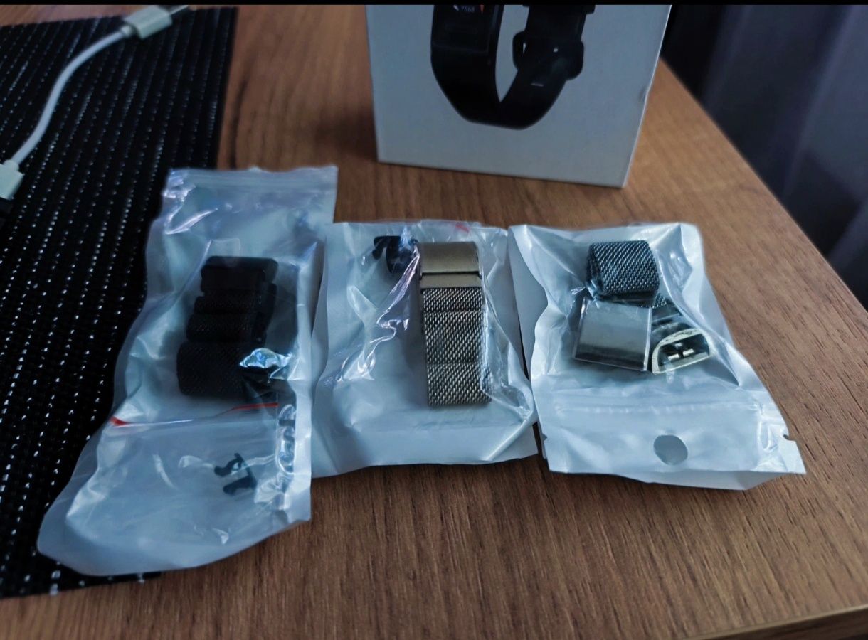 Huawei Band 4 Pro + dodatki