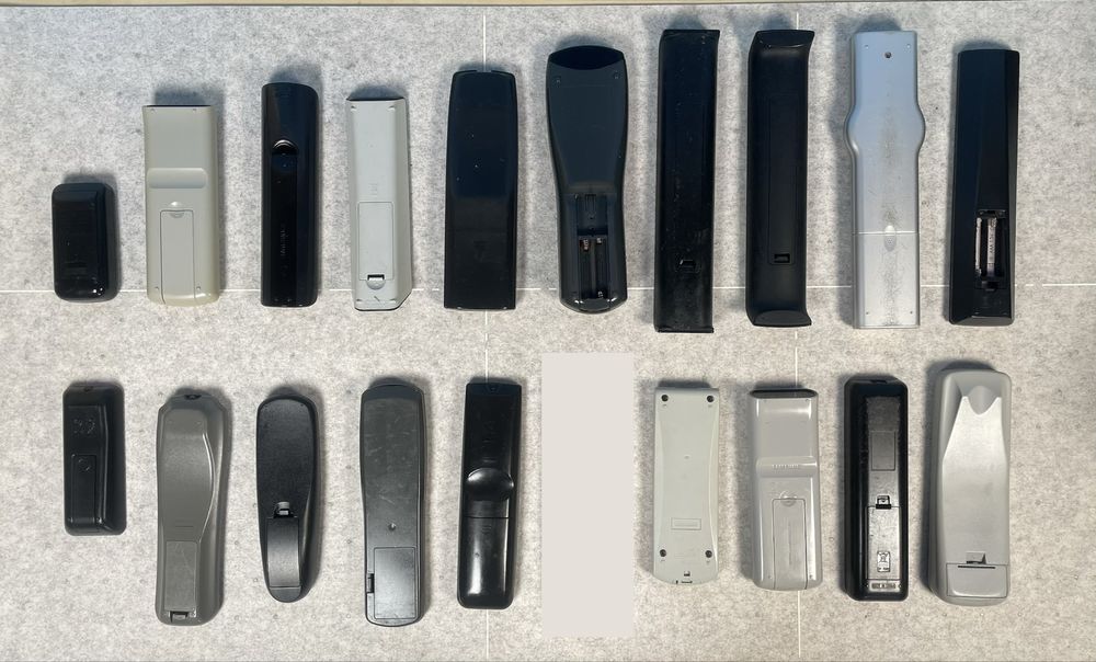 Piloty do telewizora magnetowidu dvd hifi stereo różne rodzaje pilot