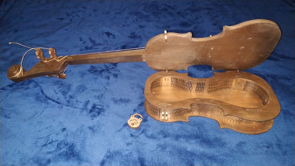 Скрипка - шкатулка продам ,ручной работы.