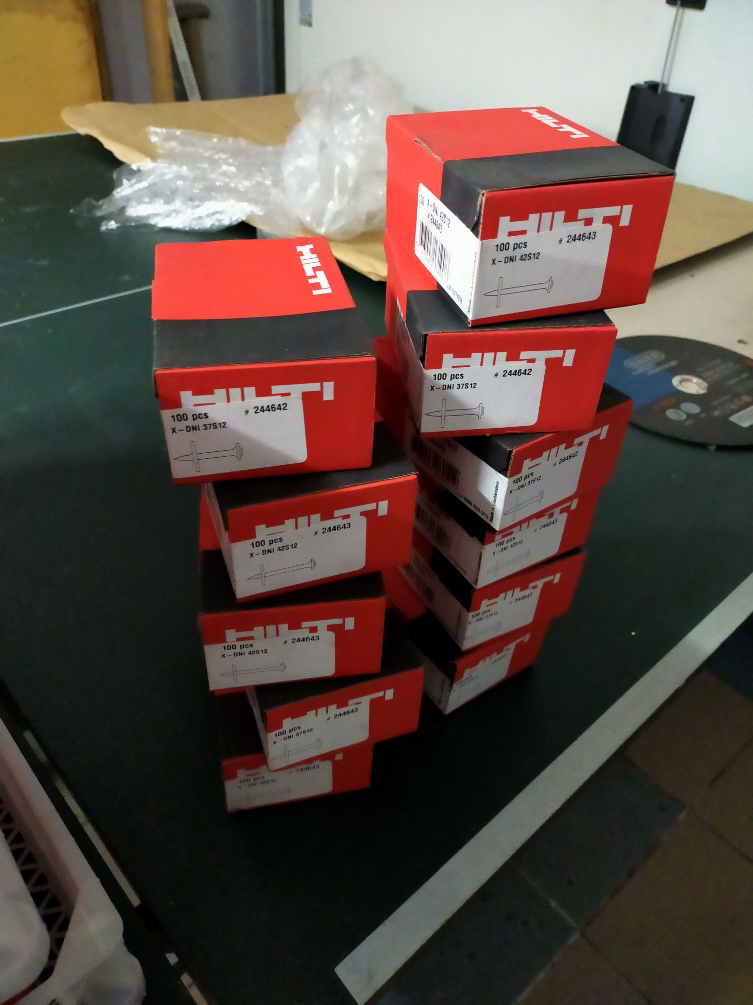 HILTI gwoździe i podkładki stalowe