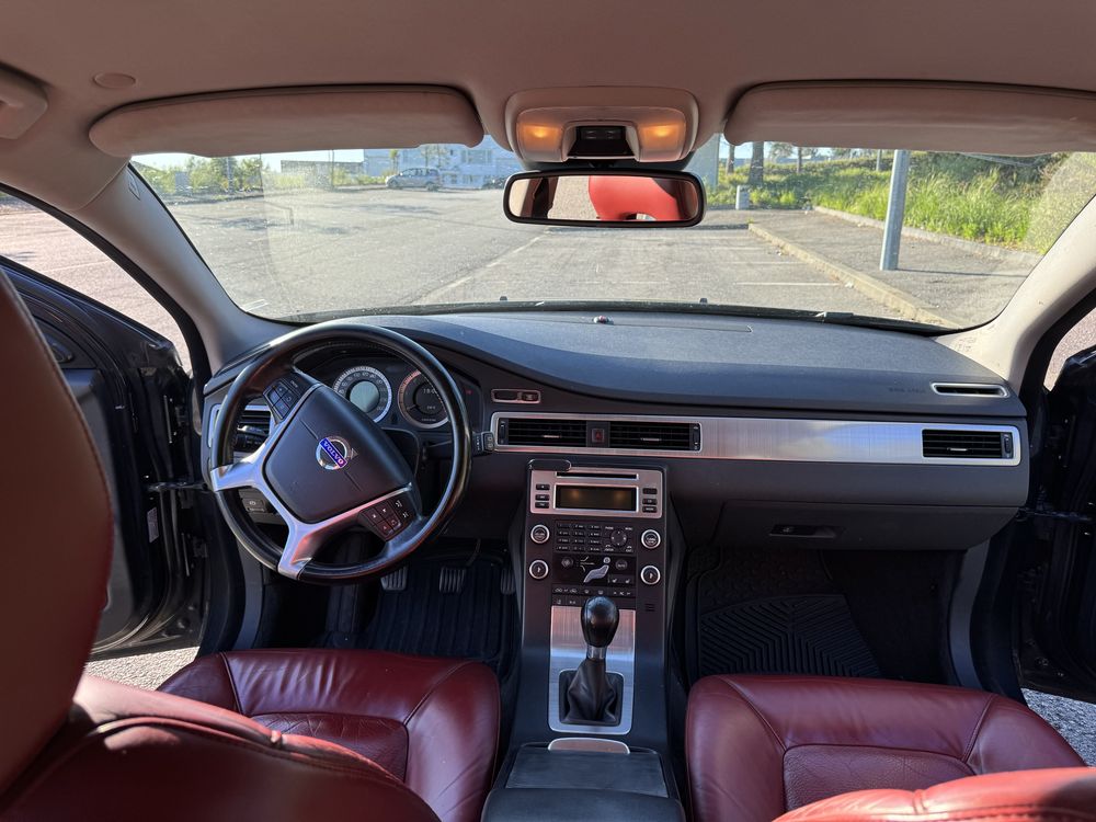 Volvo V70 Summum (Full Extras)