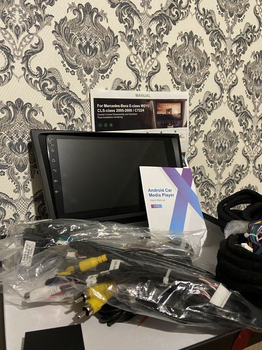 Штатна автомагнітола Android для Mercedes W211 (2002–2009)
