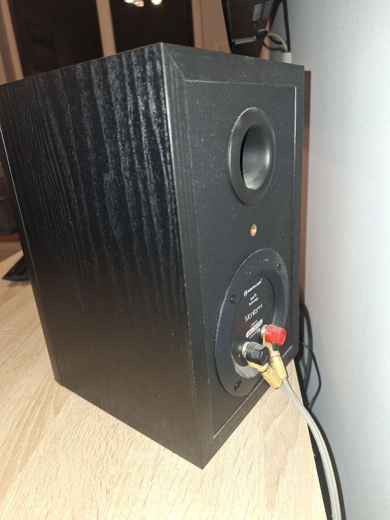 Dwie kolumny podstawkowe Monitor Audio MR1