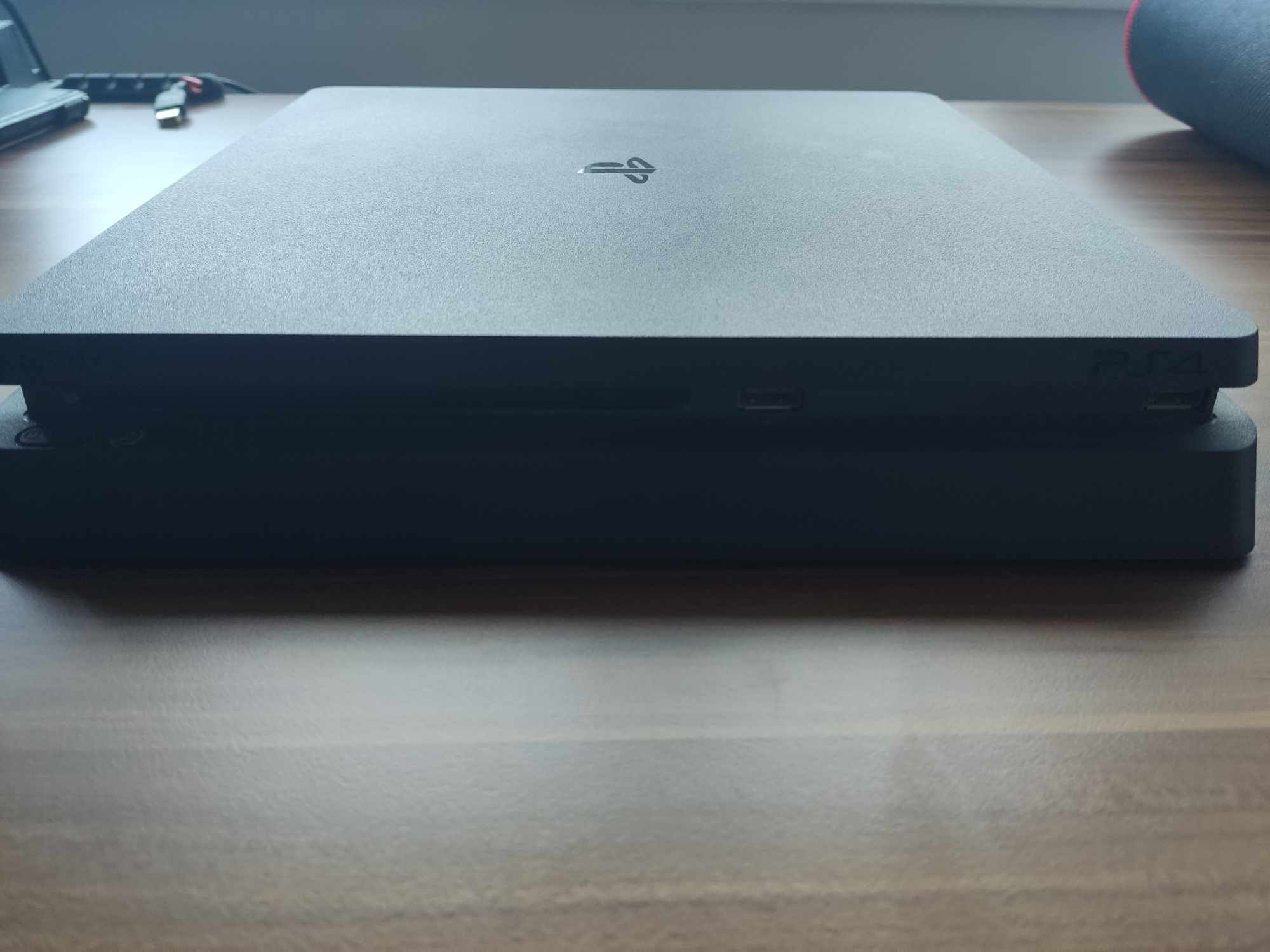 Konsola PlayStation 4 Slim