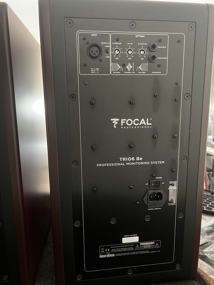 Monitores Focal Trio6