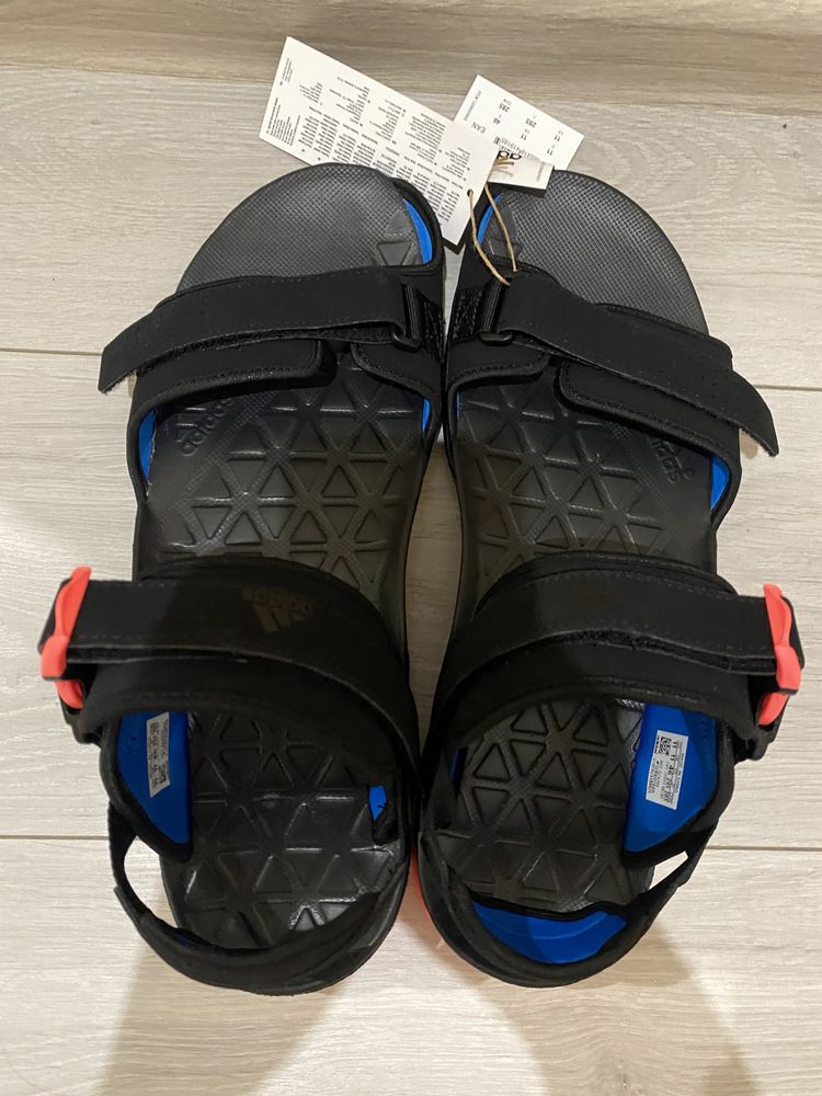 Продам НОВІ чоловічі сандалі ADIDAS