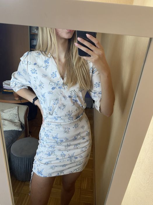 Elegancka sukienka w kwiaty