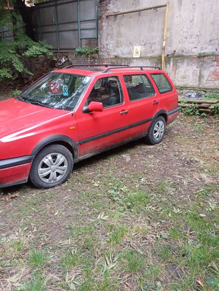 Автомобіль голф 4