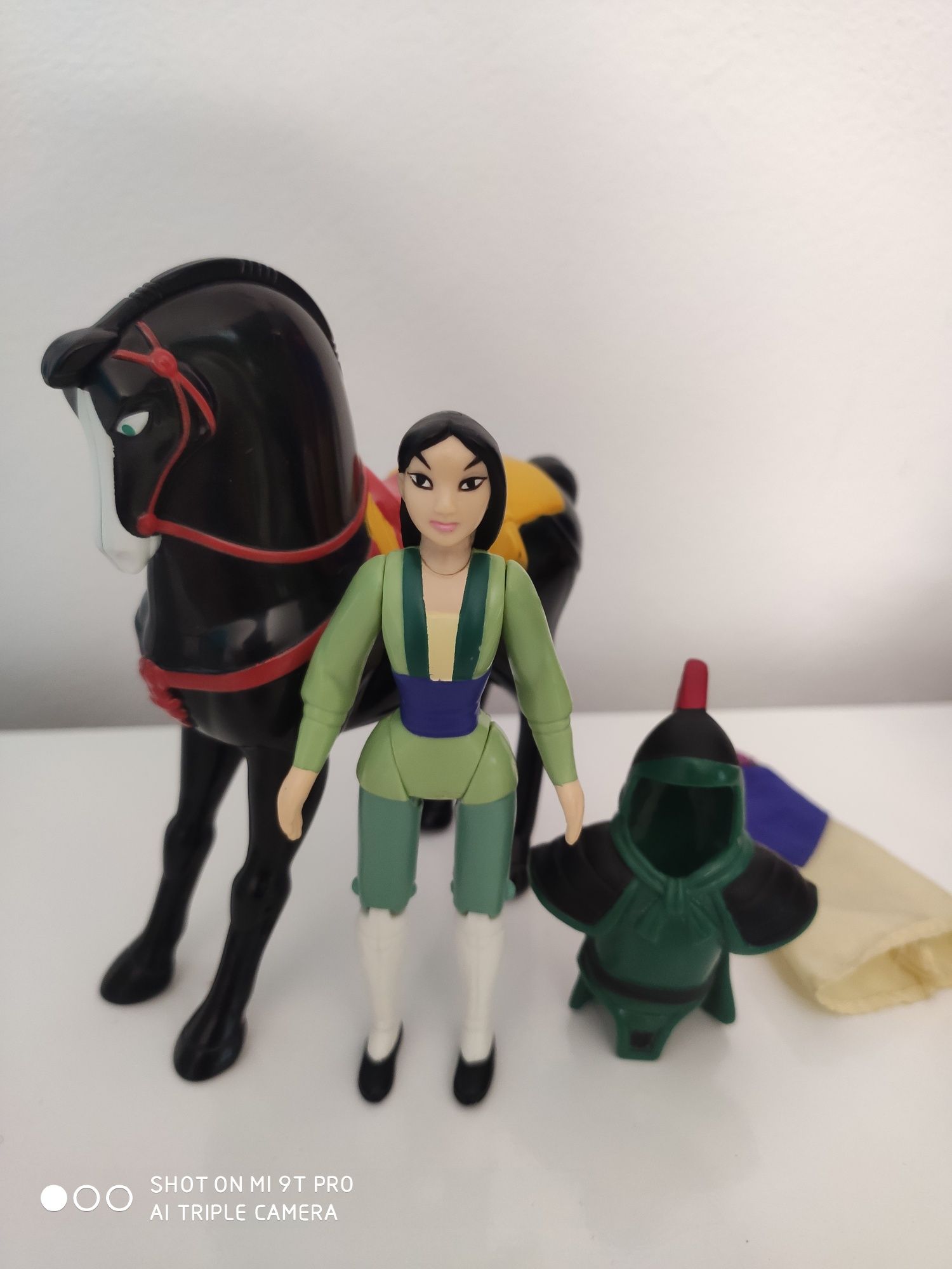 Disney Mulan oryginalna z koniem i ubraniem