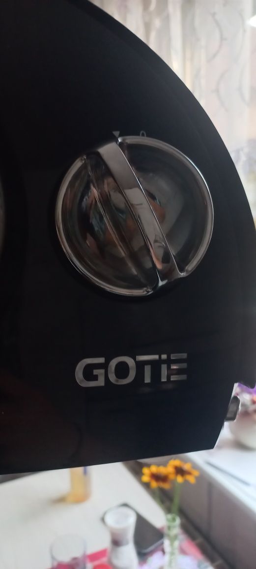 Maszynka do  krojenia chleba wędlin gotie