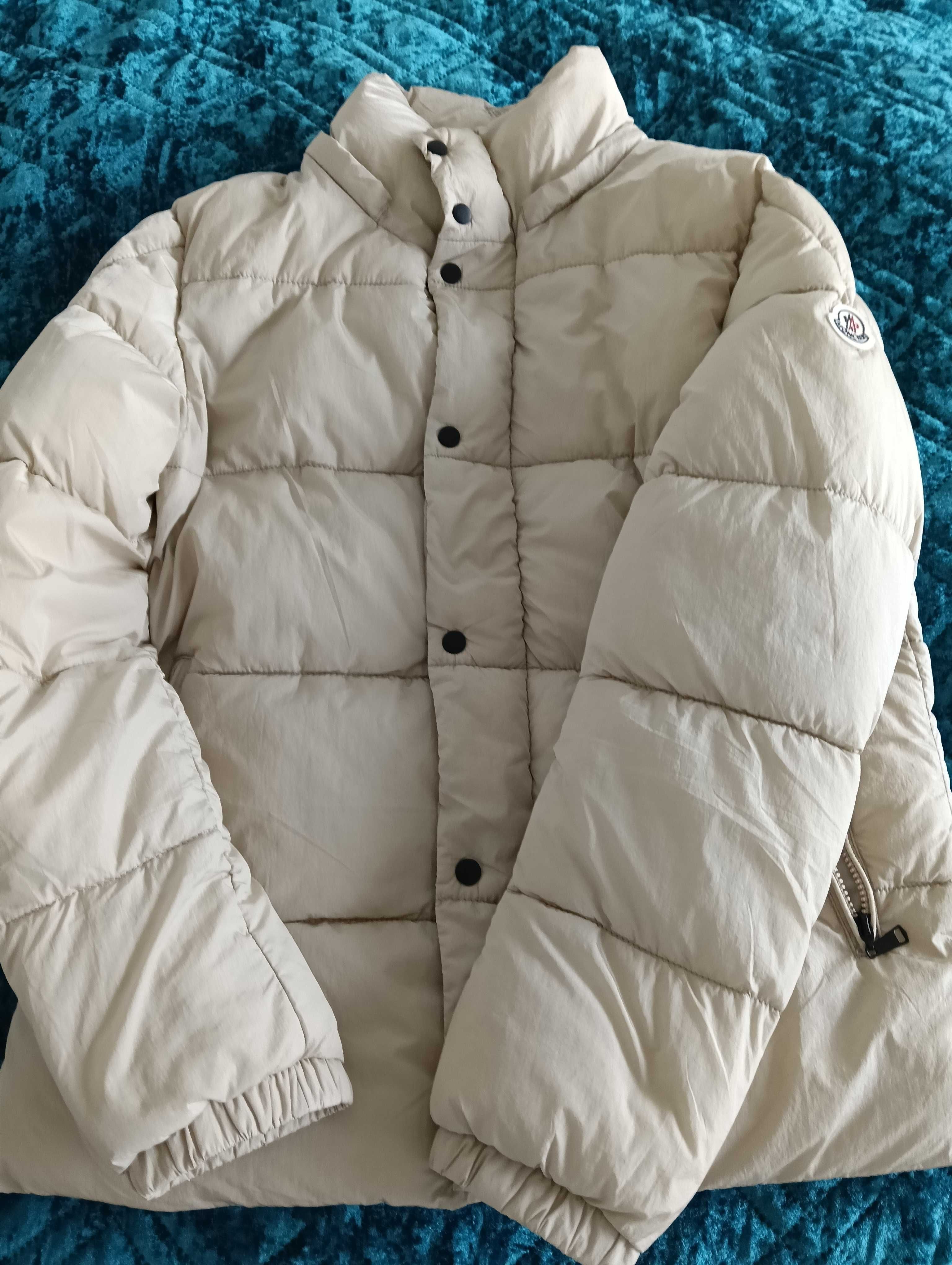 Casaco Moncler, cor Beje