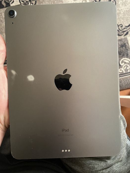 Продам iPad Air 4 (2020) 64 GB Wi-Fi — стан чудовий, робота 10/10