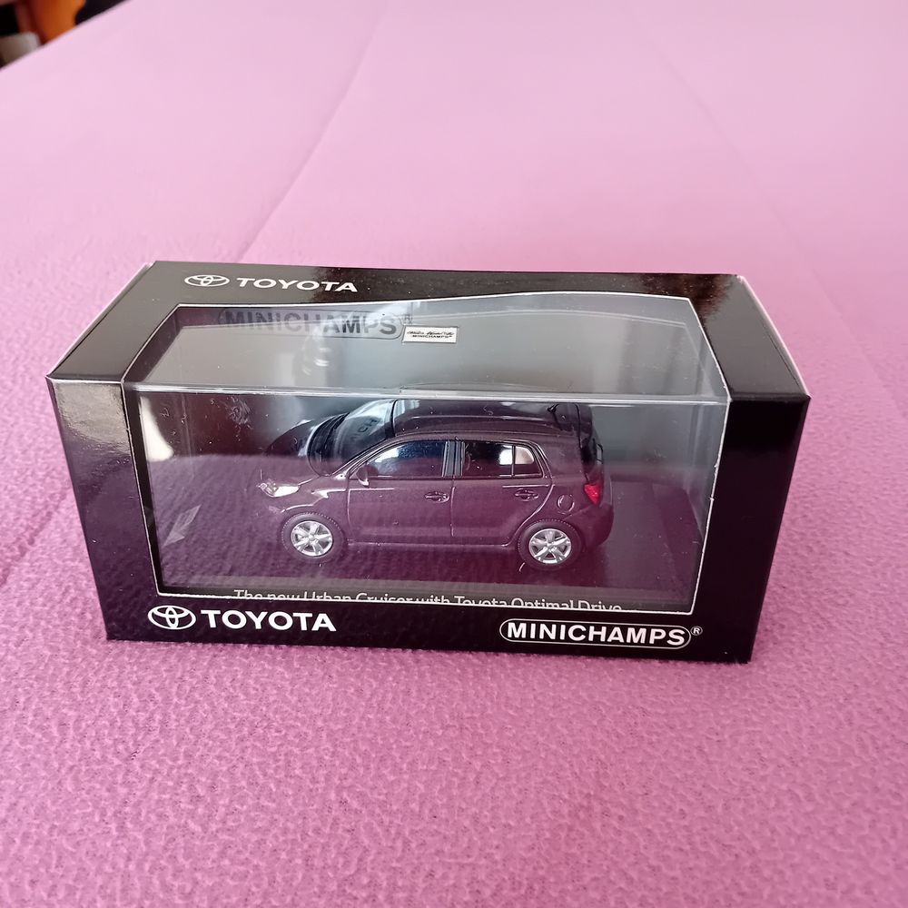 Miniatura Toyota urban Cruiser