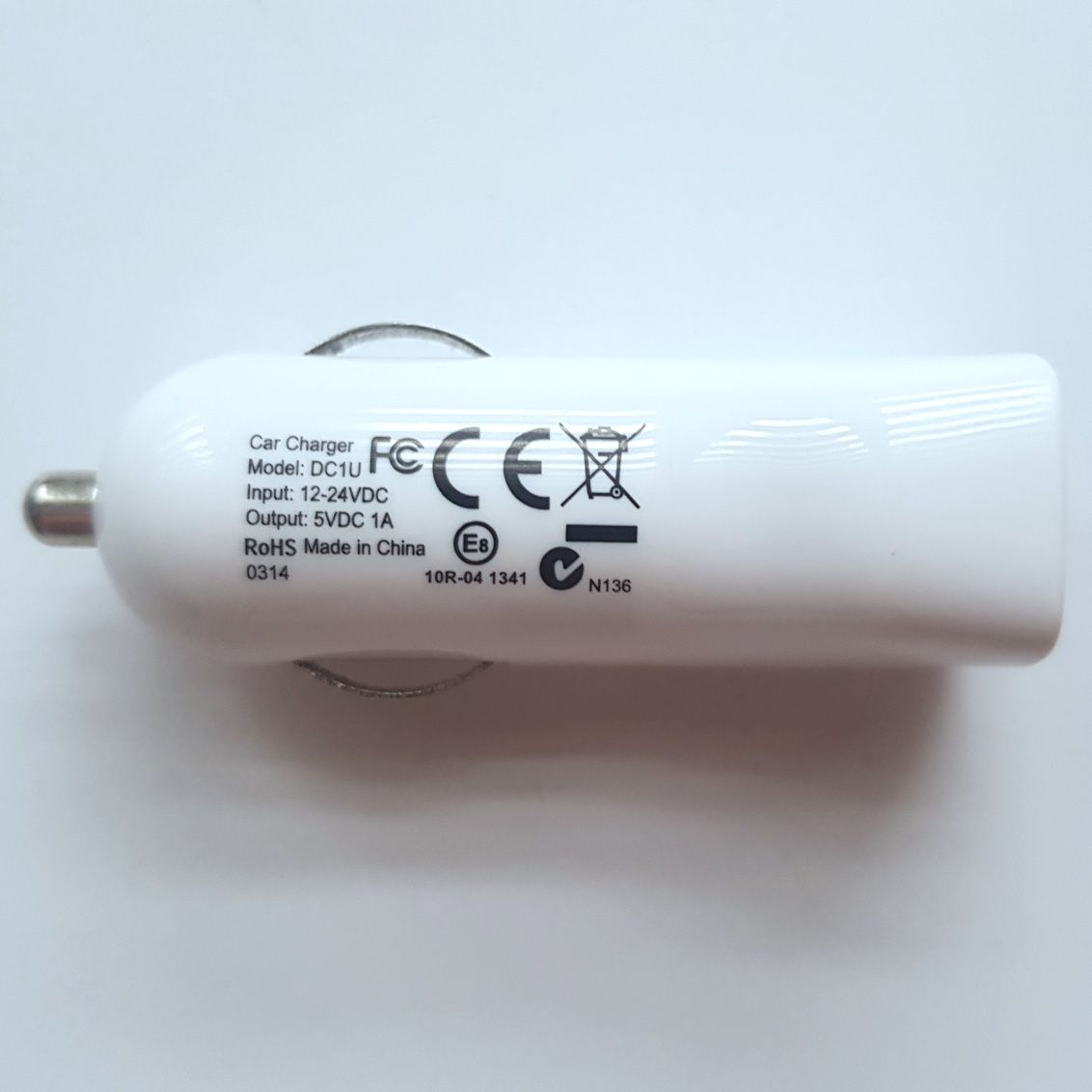 Ładowarka samochodowa USB firmy Energizer w kolorze białym 5V 1A