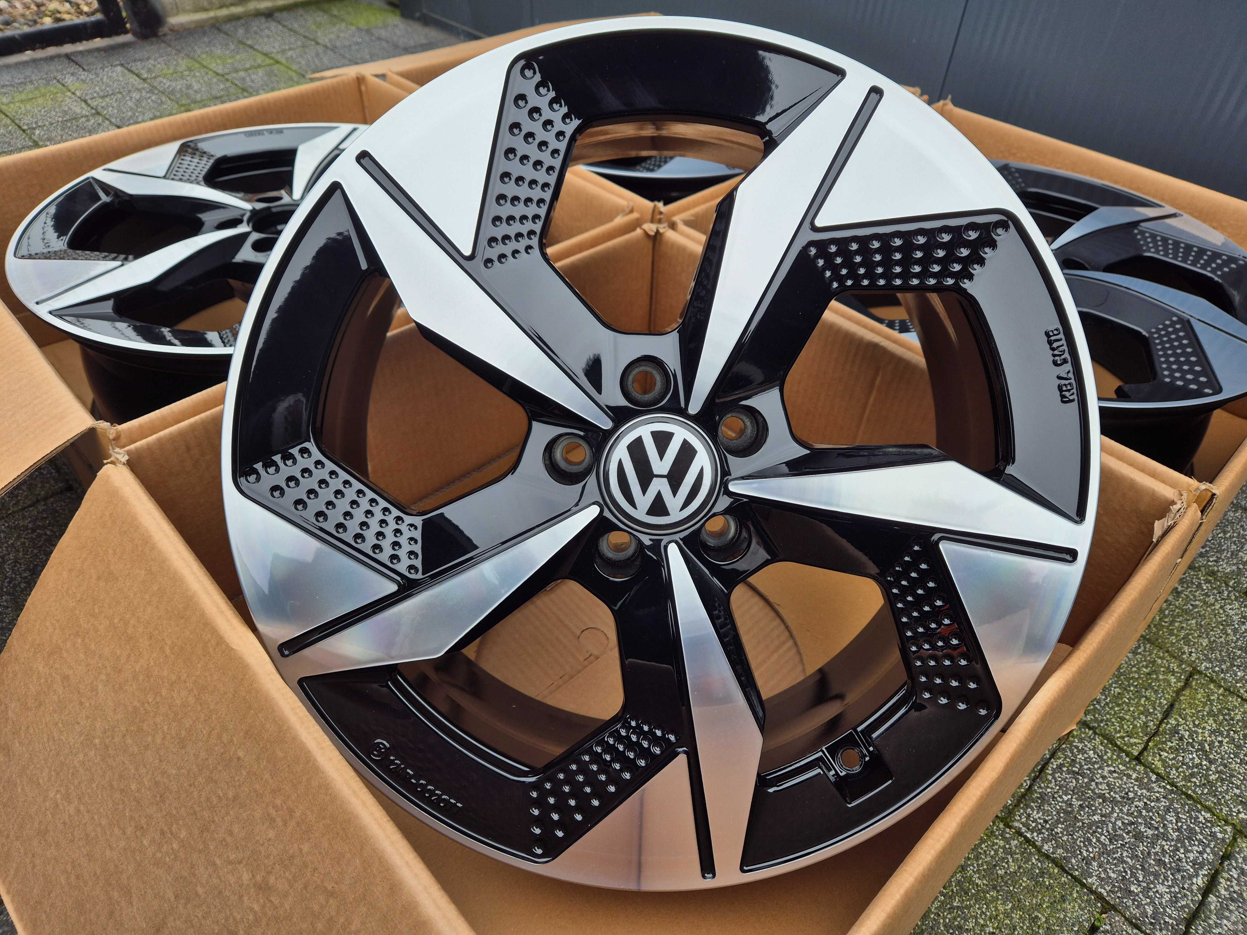 Felgi 19 do VW Golf 5 6 7 8 T-Roc Touran Jetta ID.3 5x112