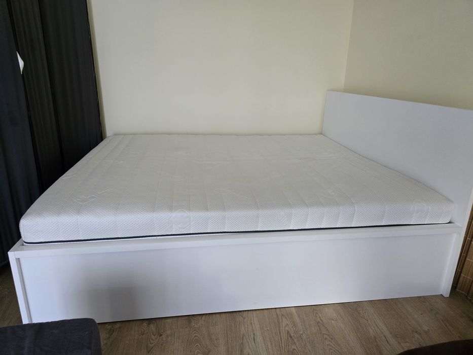 Łóżko z materacem H3 160 x 200 i pojemnikiem