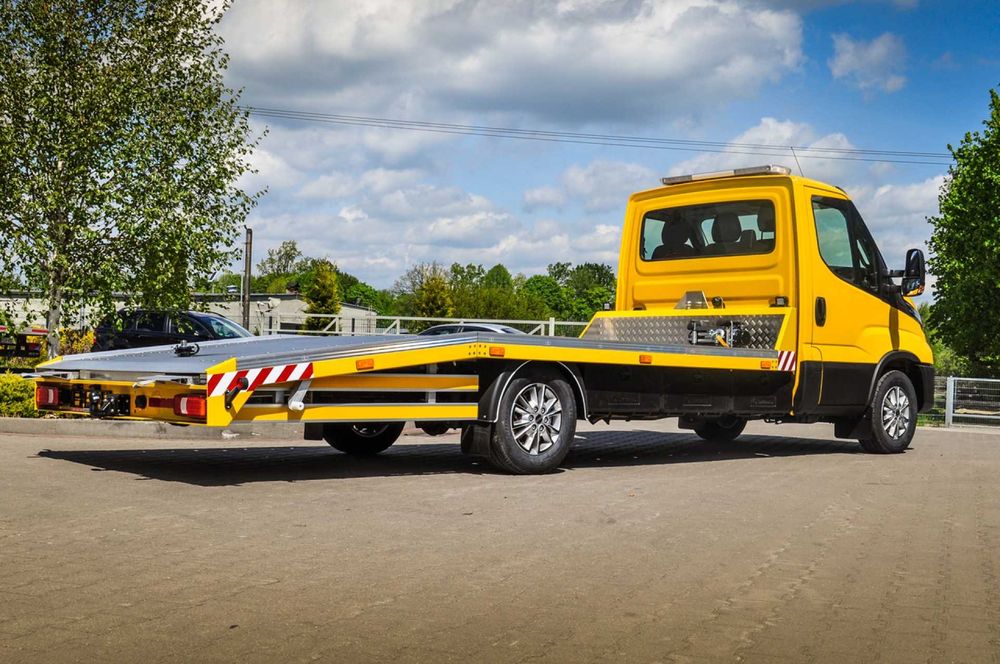 LAWETA Pomoc Drogowa 24h  Autoholowanie   PIONKI KOZIENICE RADOM ZWOLE