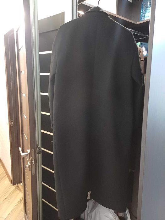 Чоловіче довге чорне демісезонне пальто
