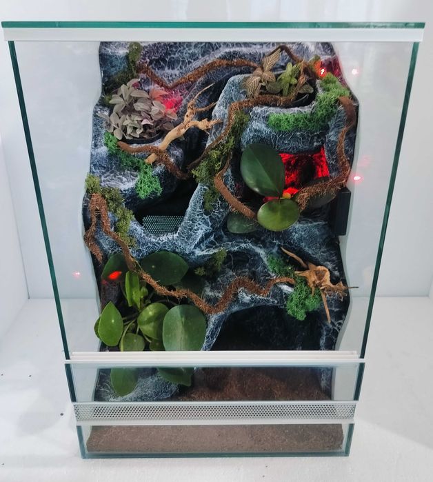 Terrarium dla jaszczurki gekona orzęsionego wodospadem AquaWaves TW60W