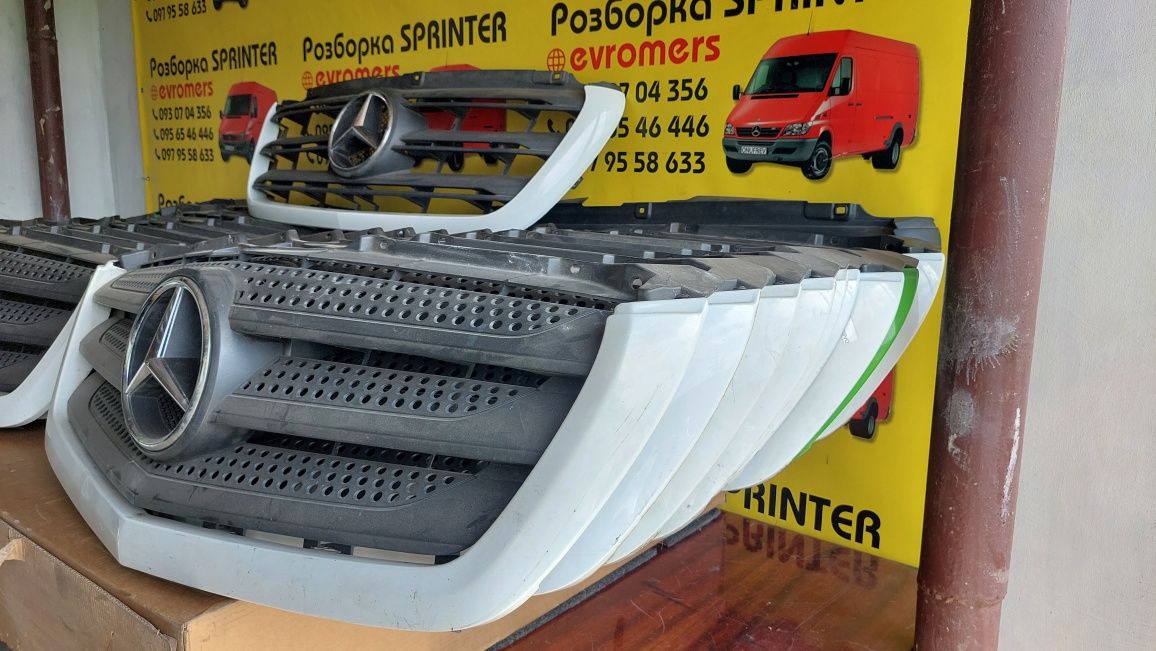 Передня решітка радіатора рестайлінг 2014 2018 Mercedes Sprinter w906