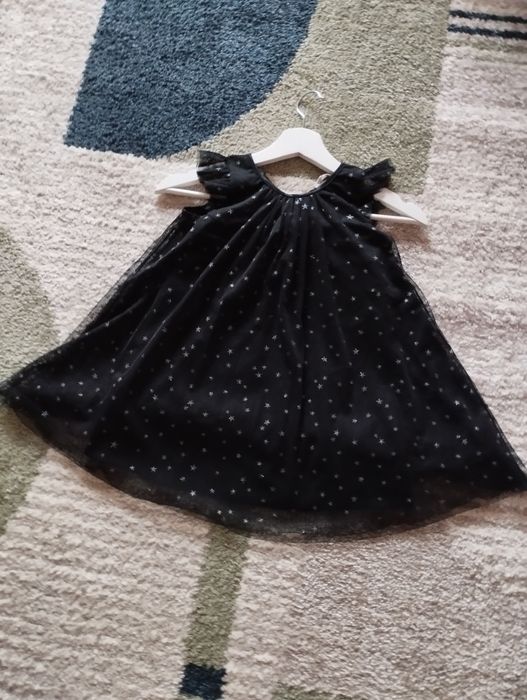 Czarna sukienka w srebrne gwiazdki tiul elegancka dla dziewczynki hm