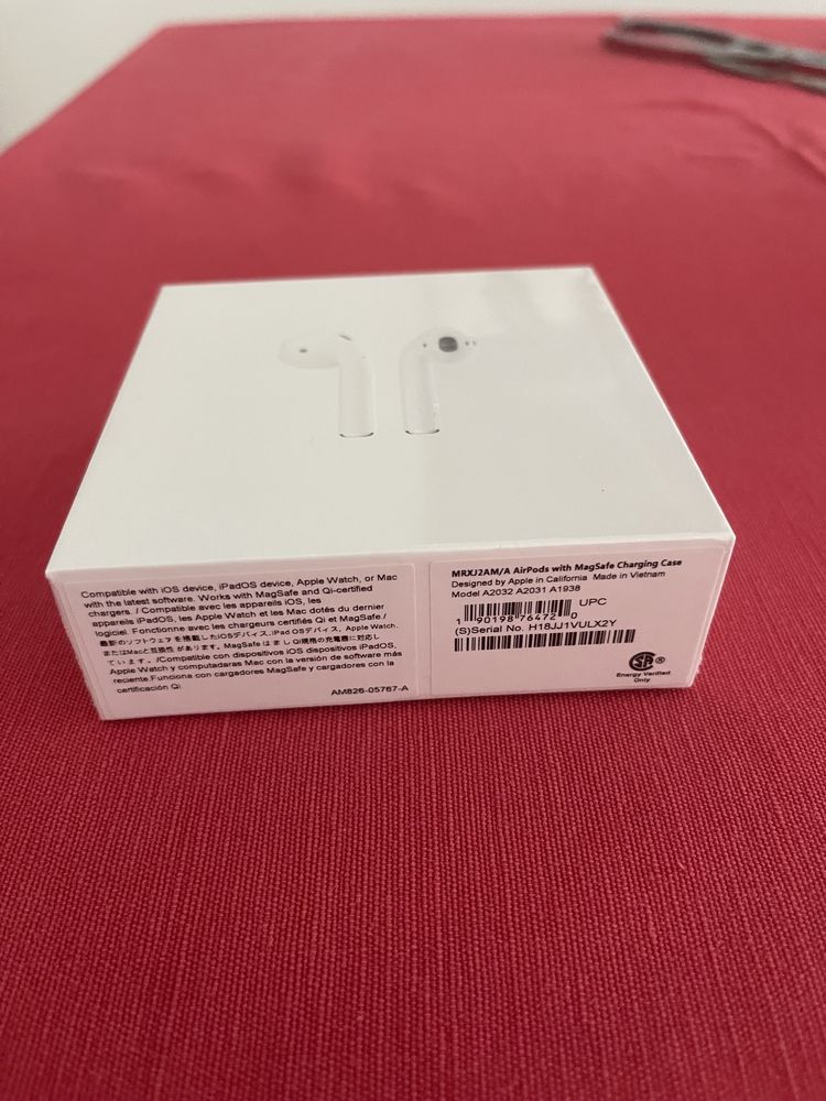 AirPods novos na caixa