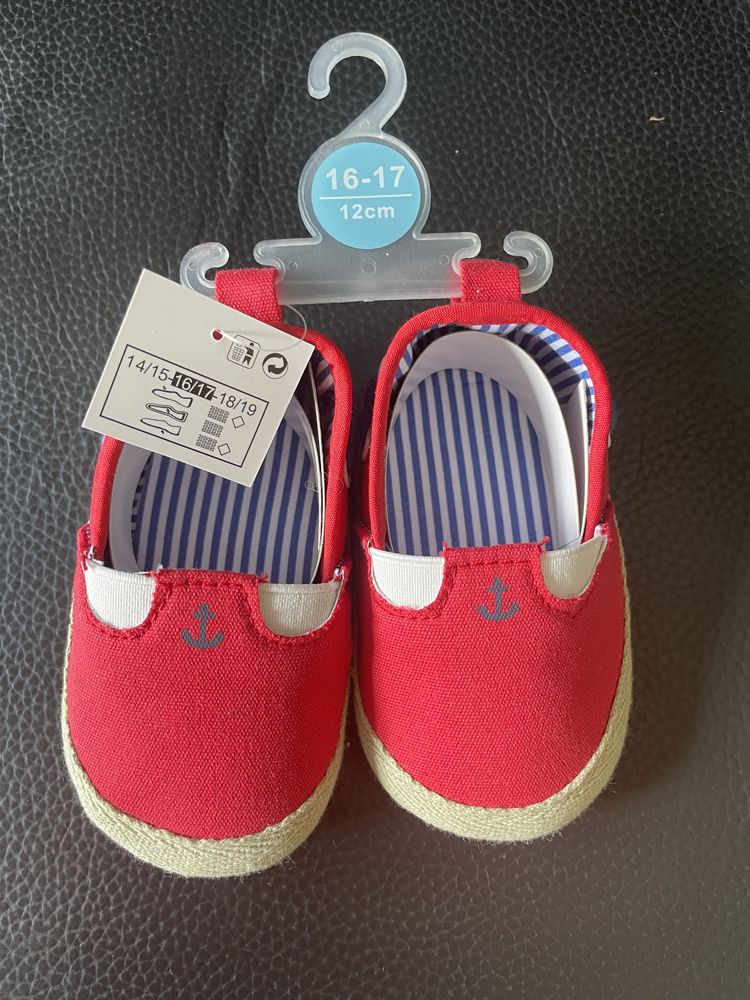 Sapatos bebé vermelhos