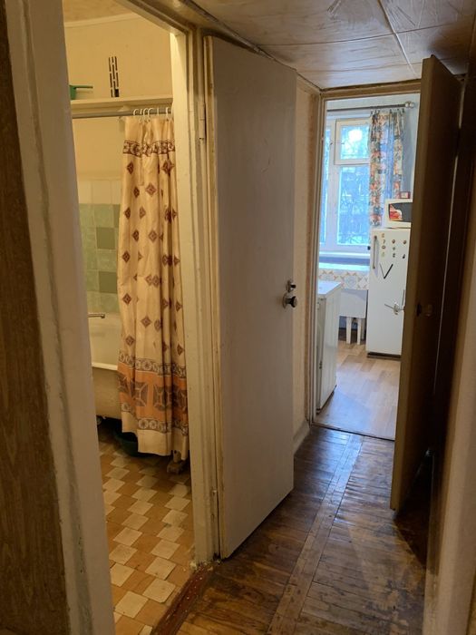 Пропонується в оренду 2-кімнатна біля кінотеатру Київ. Нові дома