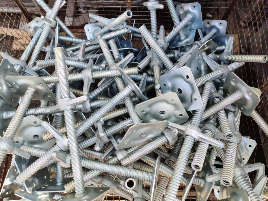 Stopy rusztowania, podpory 50cm Bosta, włoskie podstawa śrubowa, stopa