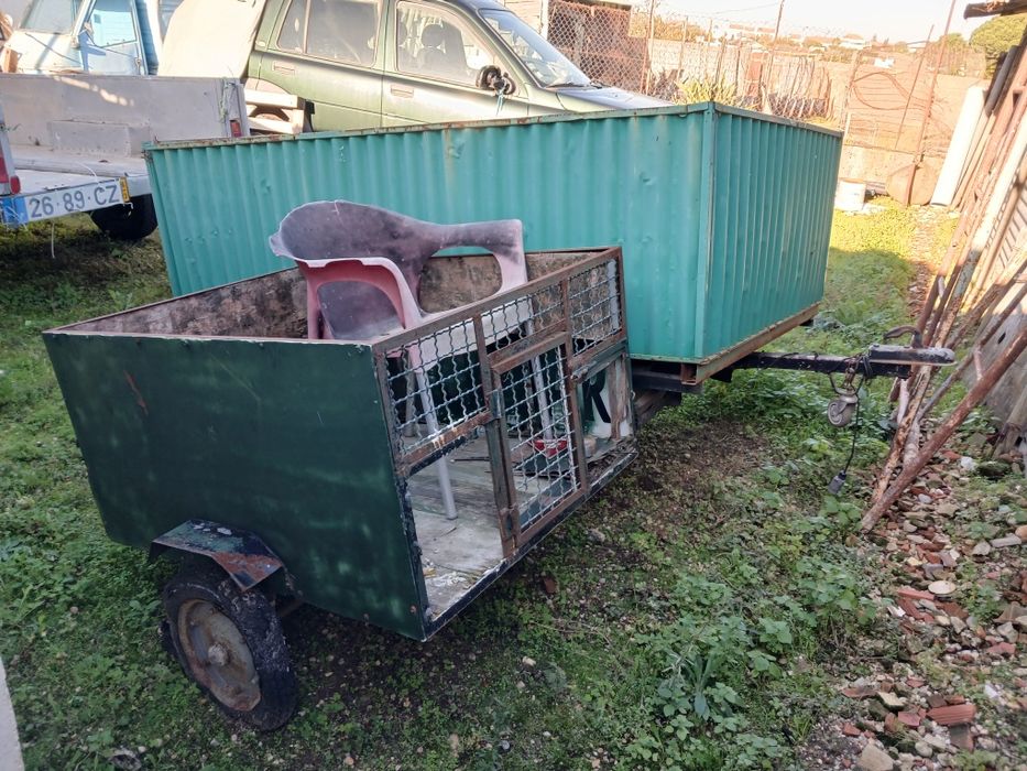 Dois reboques para restaurar