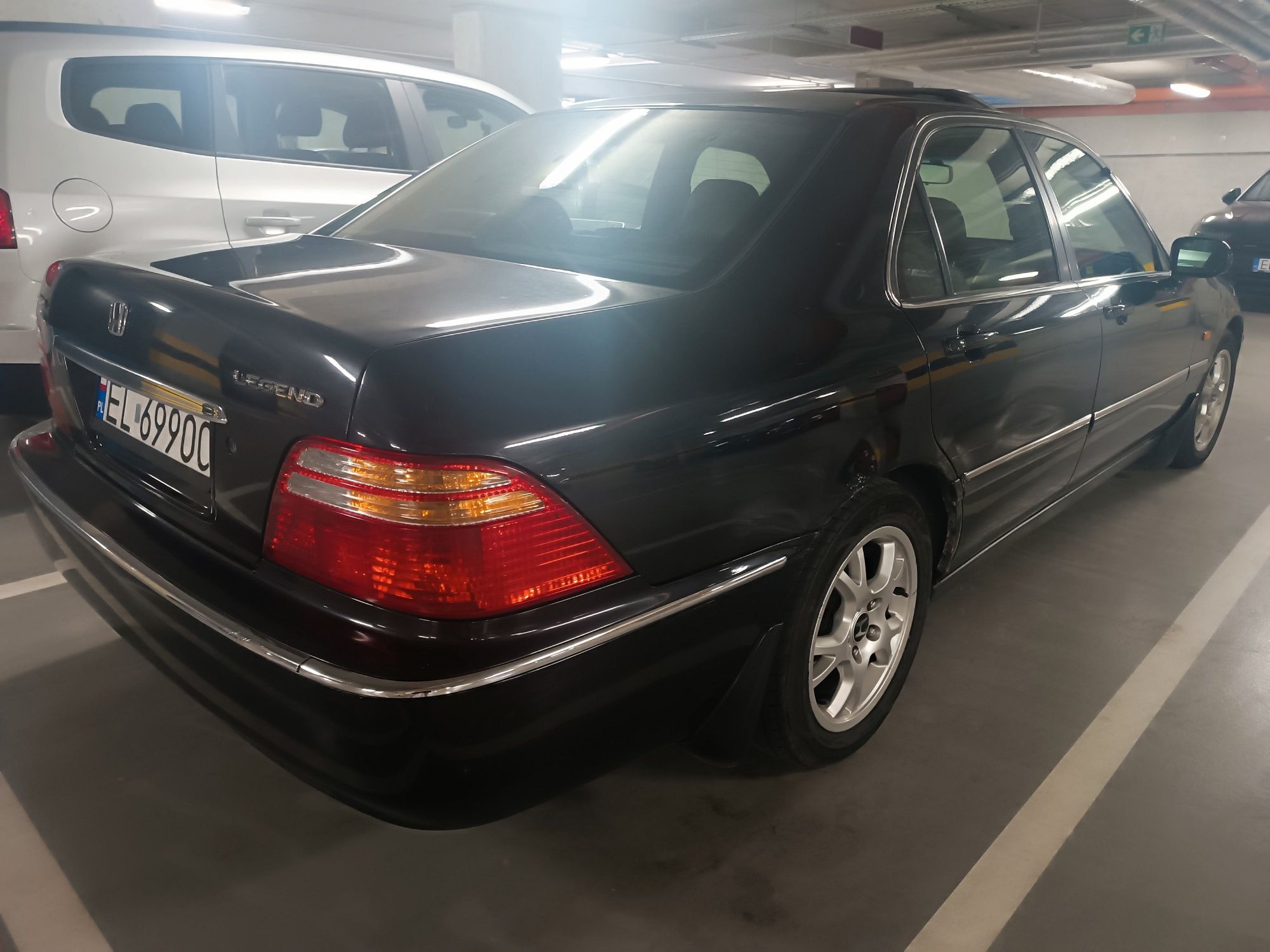 Honda Legend 3.5 V6 208KM