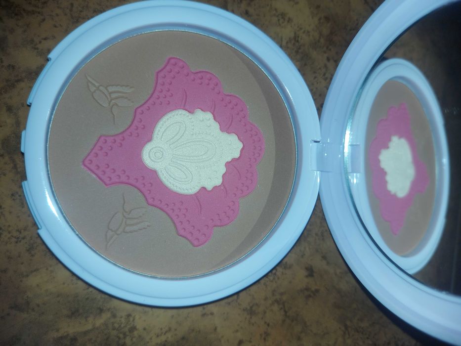 Bronzer / róż  Douglas