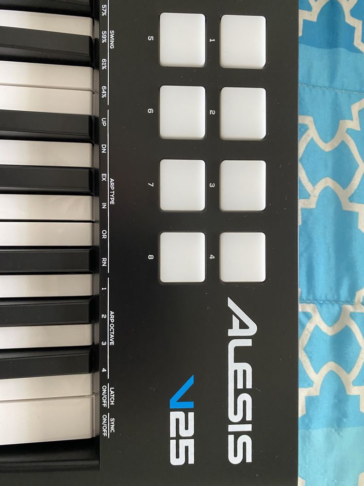 MIDI Alesis V25 MKII (Novo)