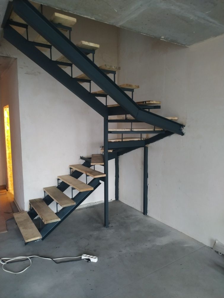 Металеві та бетоні сходи. металлические и бетоне лестницы (каркасы)
