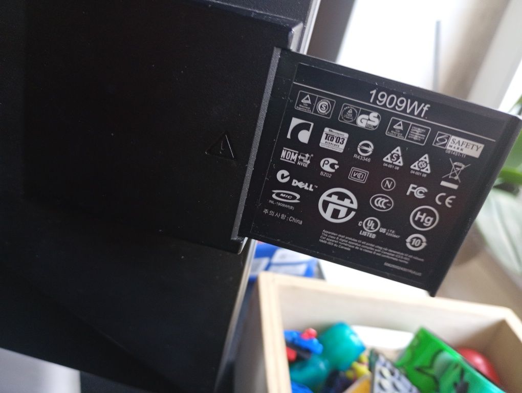 Monitor dell w bardzo dobrym stanie