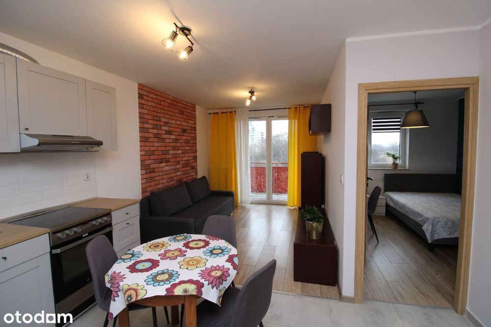 ul. B. P. Tomickiego,  obok Philip Morris, Łąki Nowohuckie.