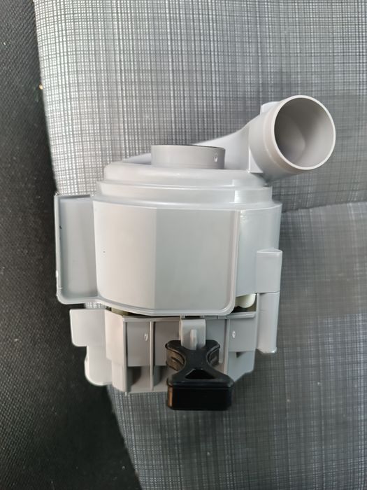 Pompa grzałka do zmywarki Bosch albo Siemens mała skręcana