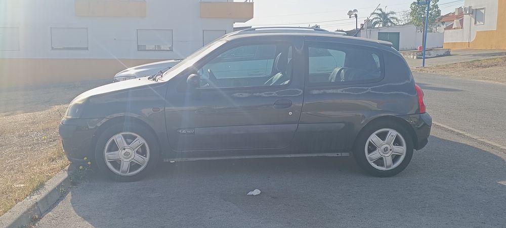 Renault Clio 1.4 16v