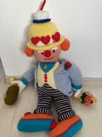 Szydełkowy clown maskotka pluszak handmade rękodzieło